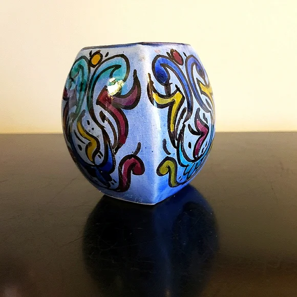 Vintage Decorative Vase - Picture 4 of 5